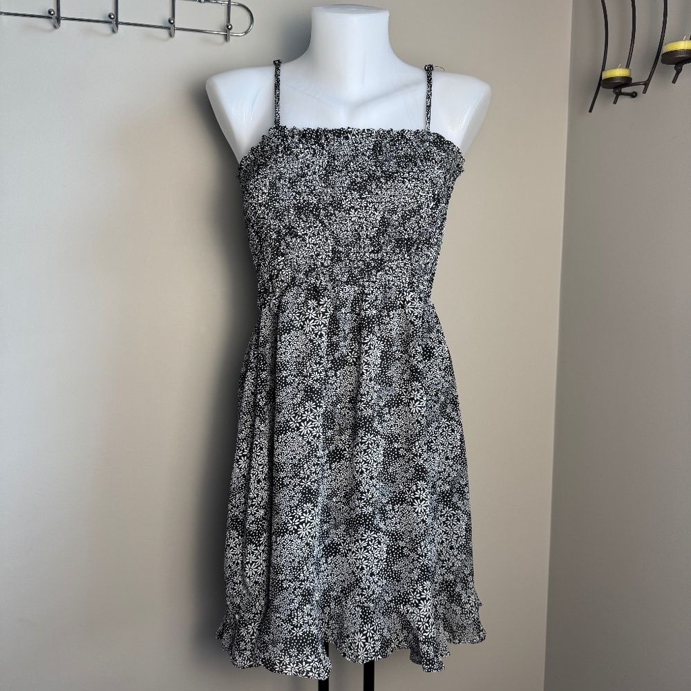 Floral Print Dress Black and White Sleeveless Smocked Black Gray Casual Sundress